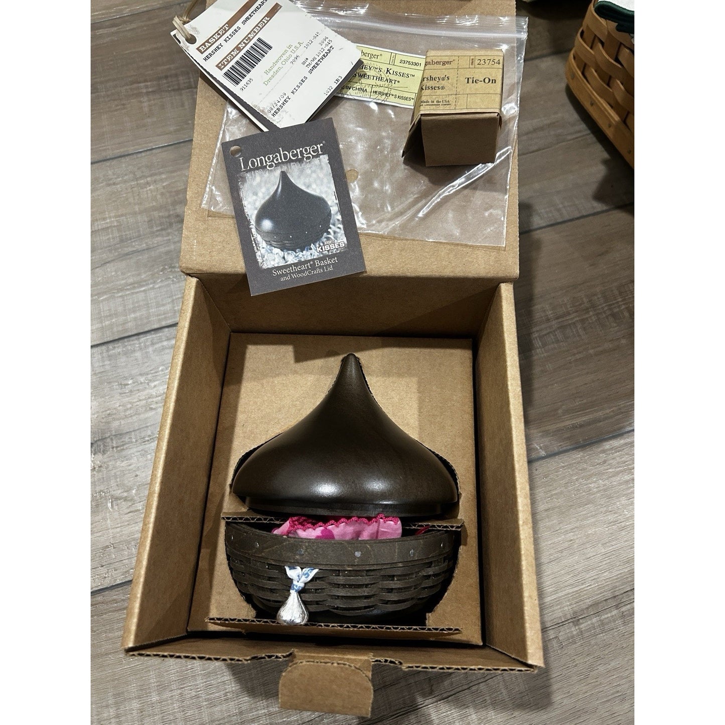 Longaberger Sweetheart Hershey's Kisses Basket Combo - Hershey's Kiss NEW