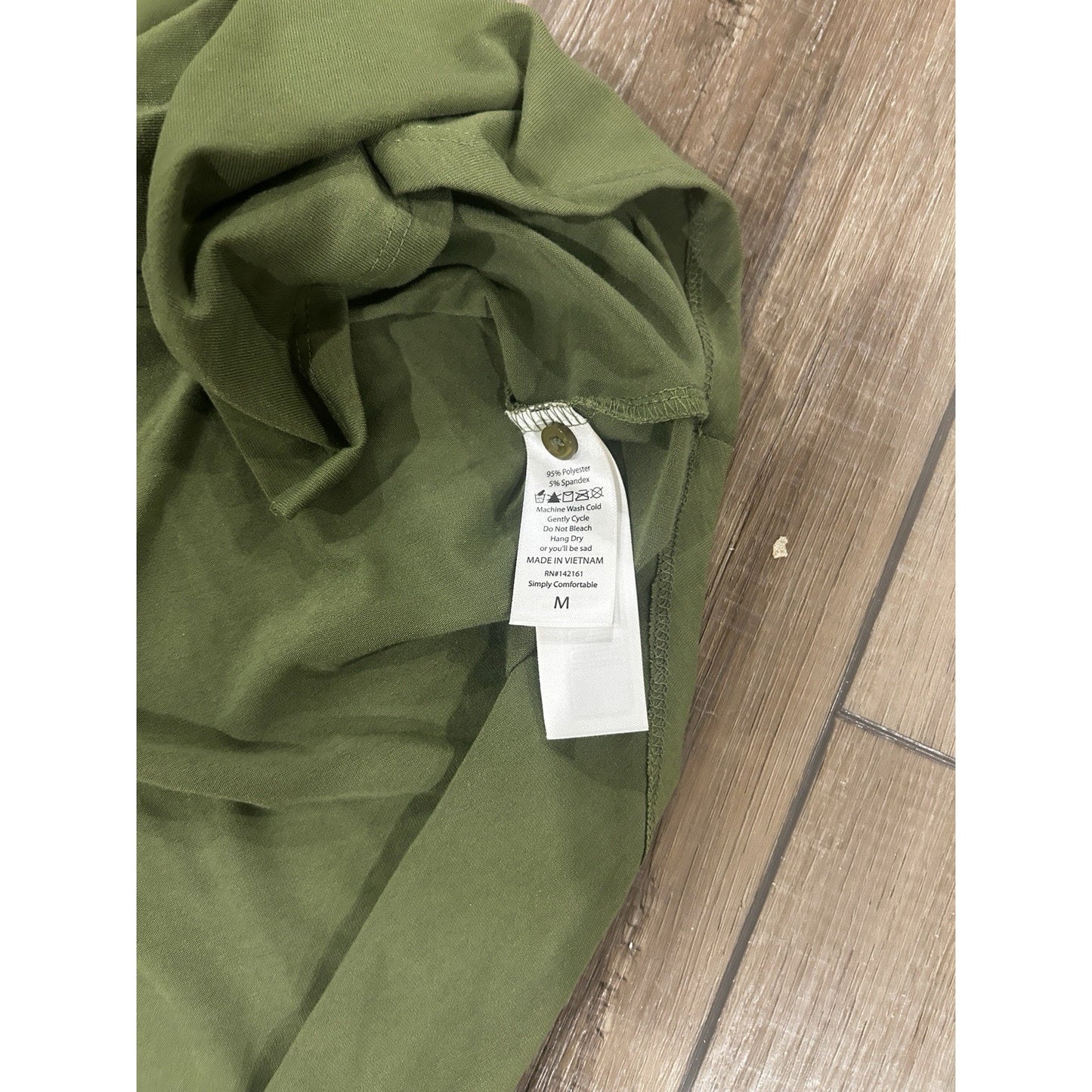 NWT LulaRoe MEDIUM Valentina Blouse Solid Green Button Up Top Rolls Sleeves