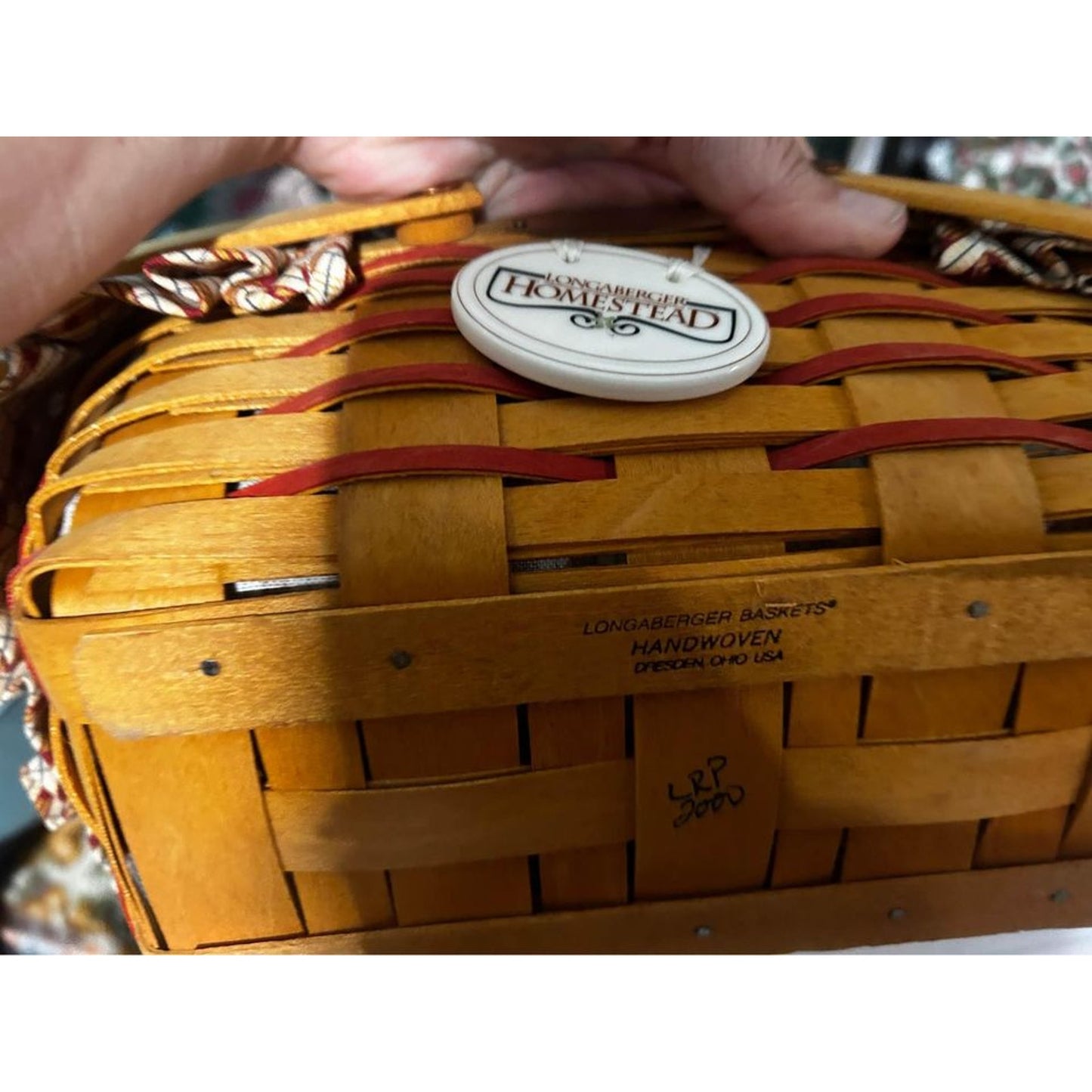 Longaberger 2000 Woven Memories Basket Homestead with padded lid and Tie-On