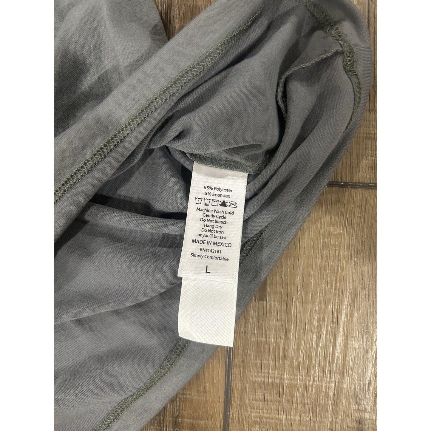 Lularoe Liv T Shirt Womens Top LARGE Short Sleeve Sun Sand Saltwater Vacation