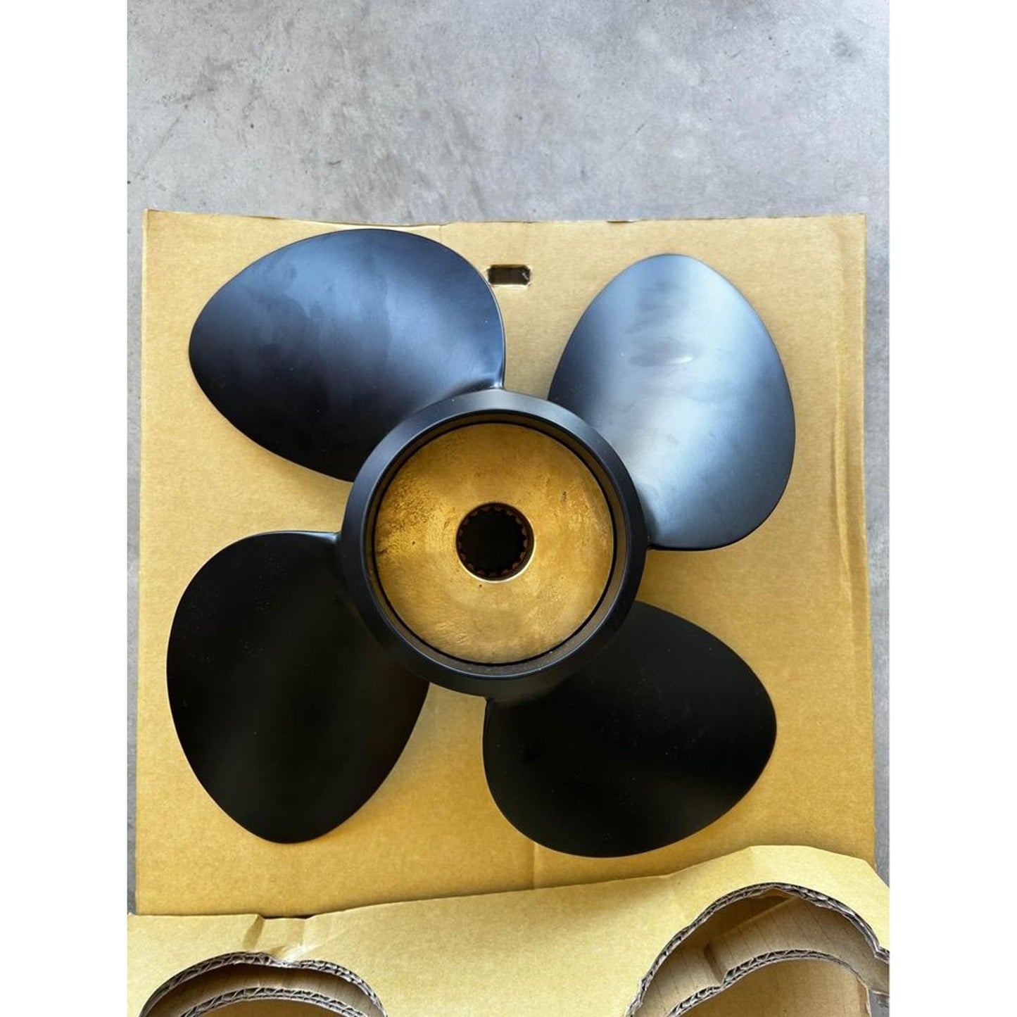 SOLAS prop 8714-148-15 AMITA 3 BLADE VOLVO PENTA SX DRIVE, OMC 14.75 X 15 RH propeller