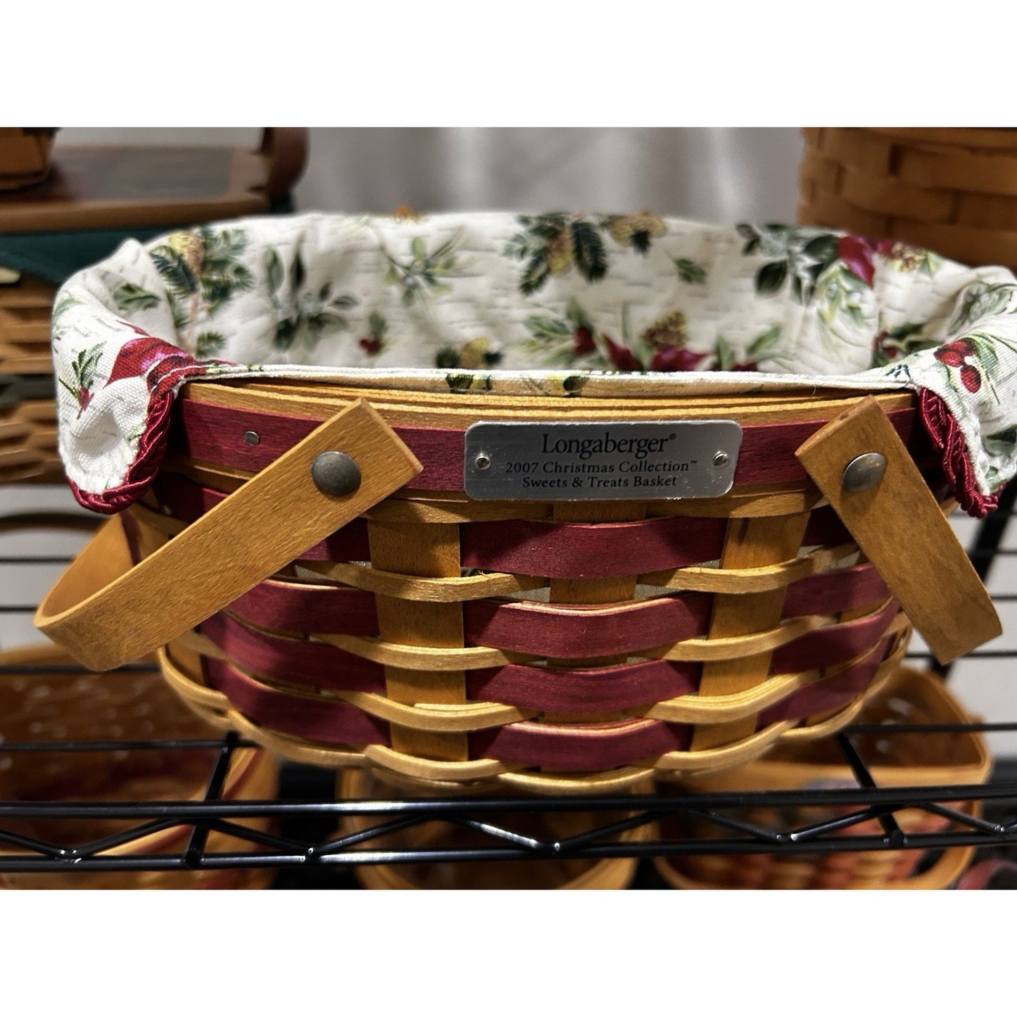 Longaberger 2007 Christmas Sweets And Treats Basket Pinecone poinsettia liner