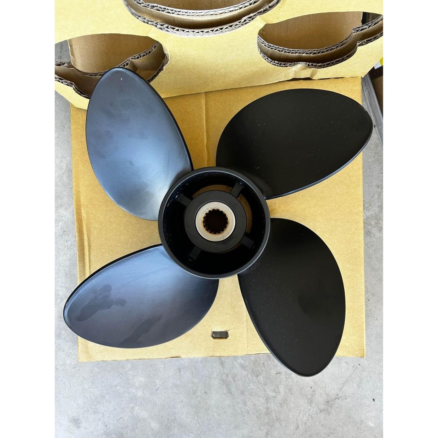 SOLAS prop 8714-148-15 AMITA 3 BLADE VOLVO PENTA SX DRIVE, OMC 14.75 X 15 RH propeller