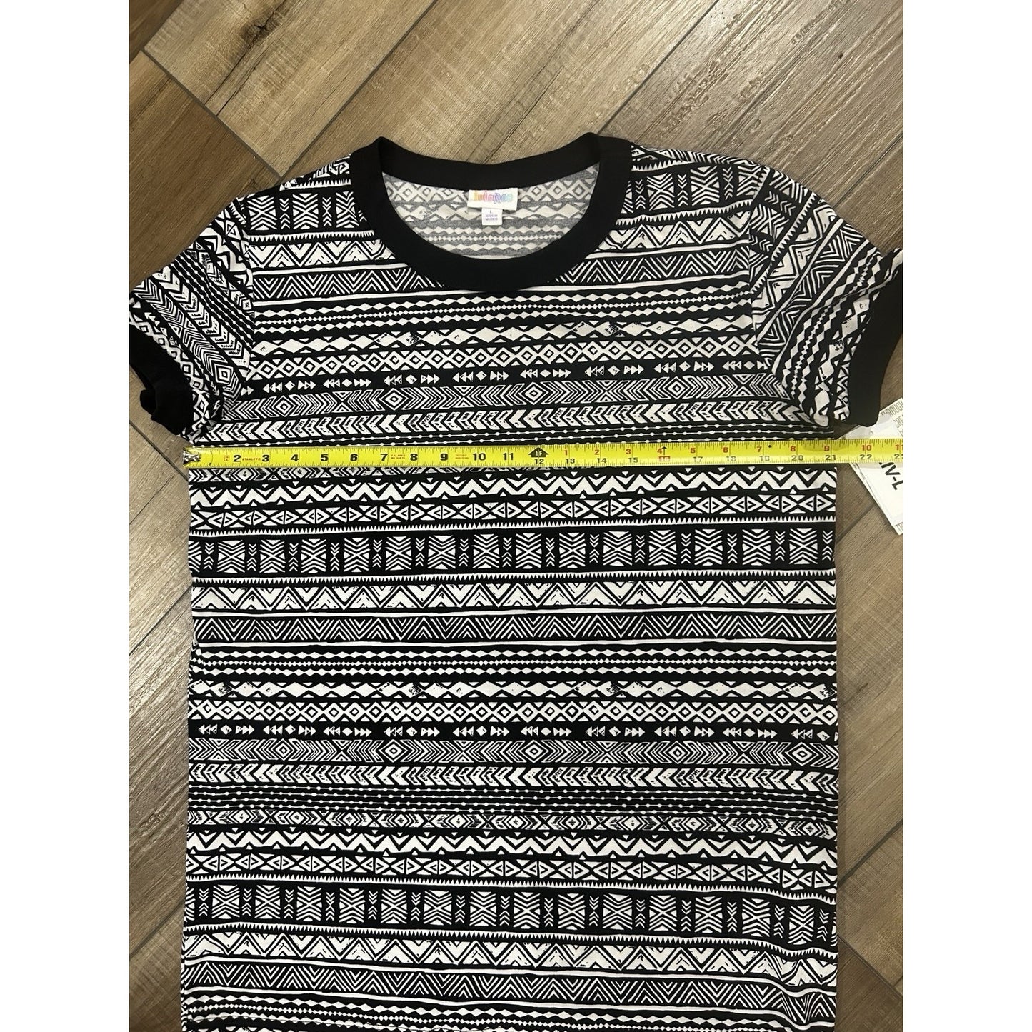 LulaRoe Liv LARGE Tshirt Top Black White Aztec New NWT