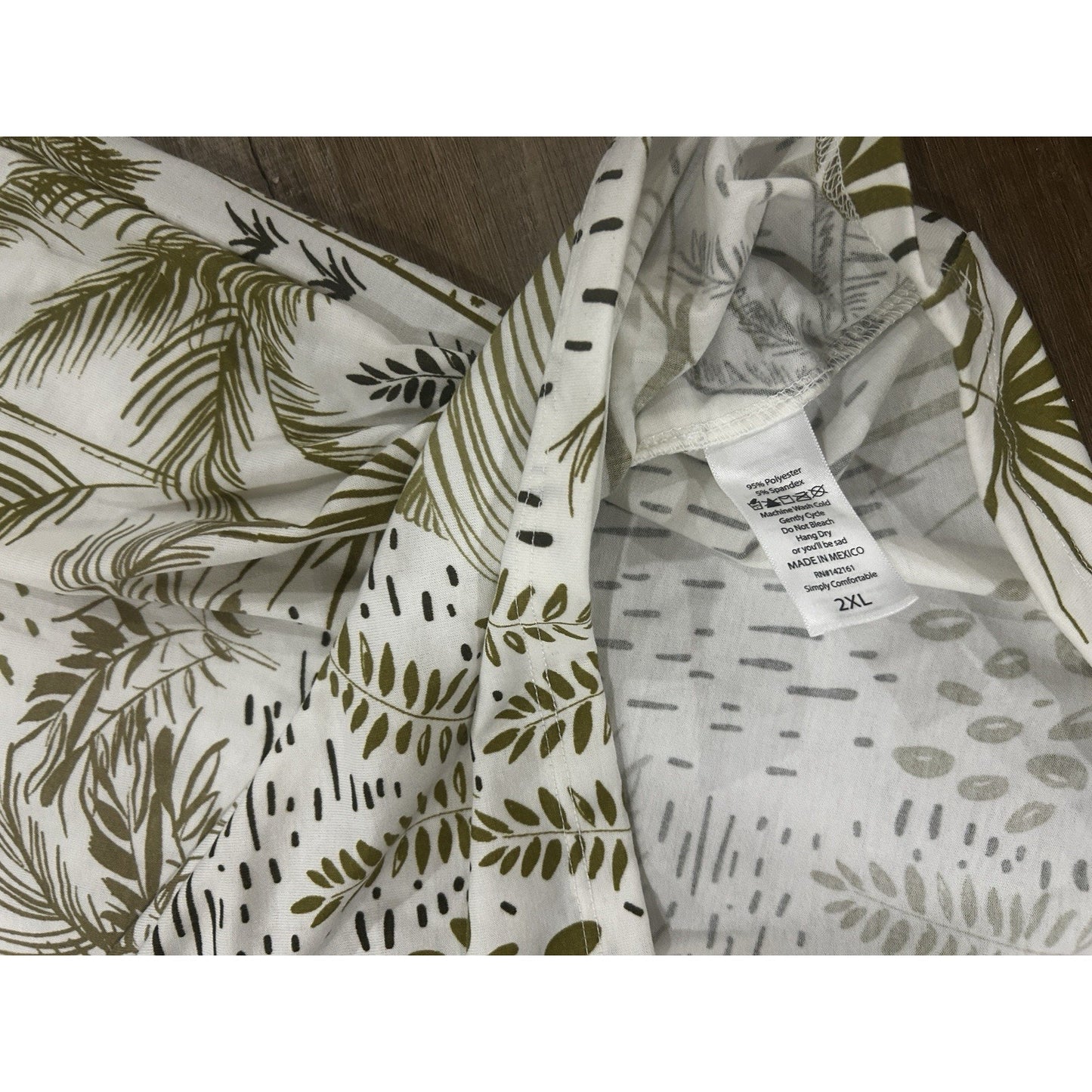 Lularoe Liv Tshirt Top 2XL (22-24) Palm Tree Tropical Plant Vacation Island NWT