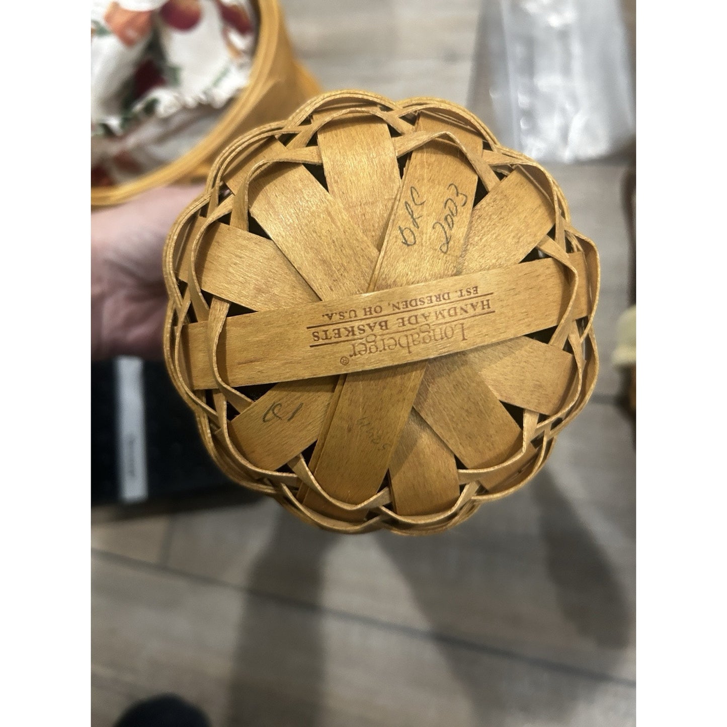 Longaberger Gatehouse 7.5" Hanging Basket Leather Handle, Black Liner protector