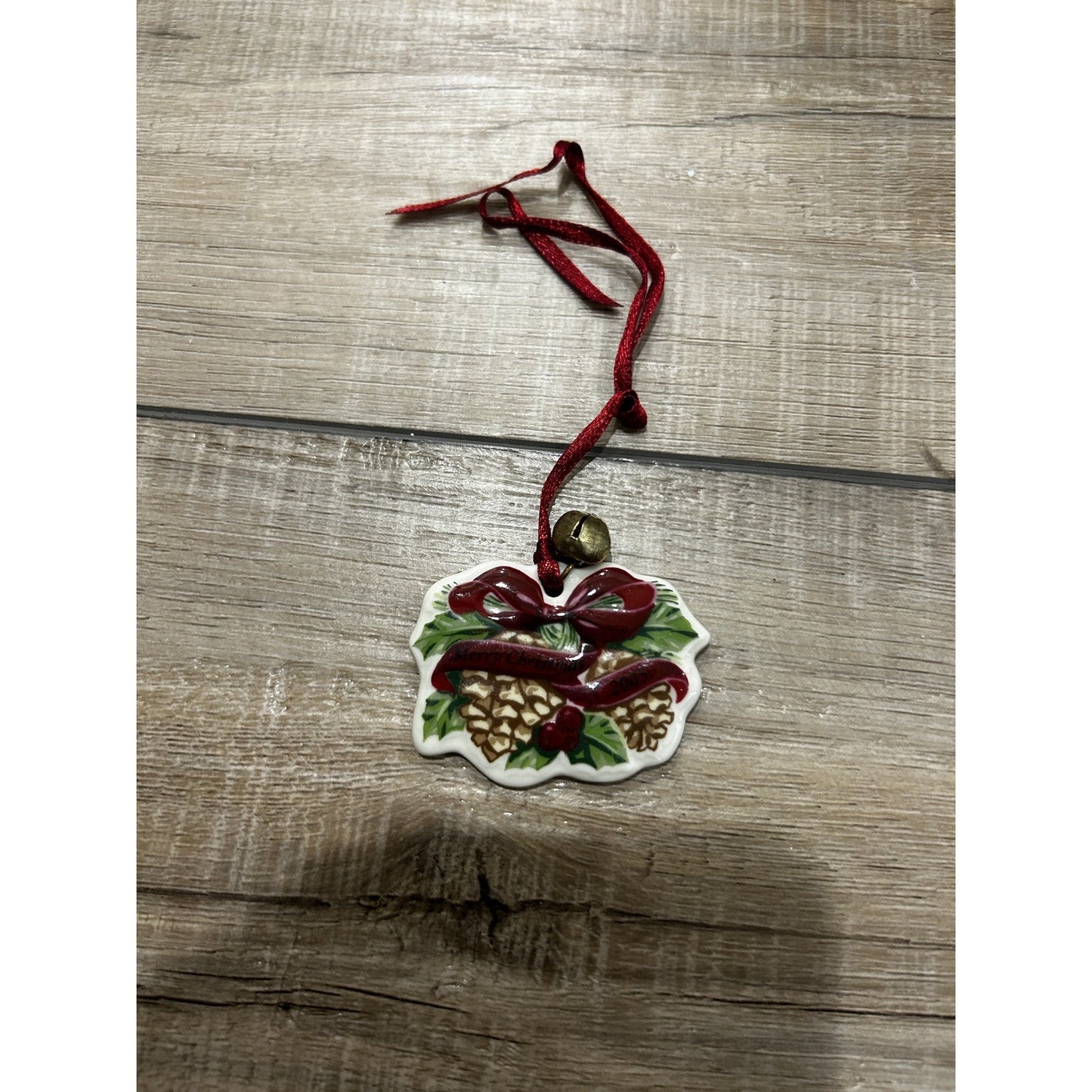 LONGABERGER Basket Pinecones Merry Christmas Tie-On ornament 2005