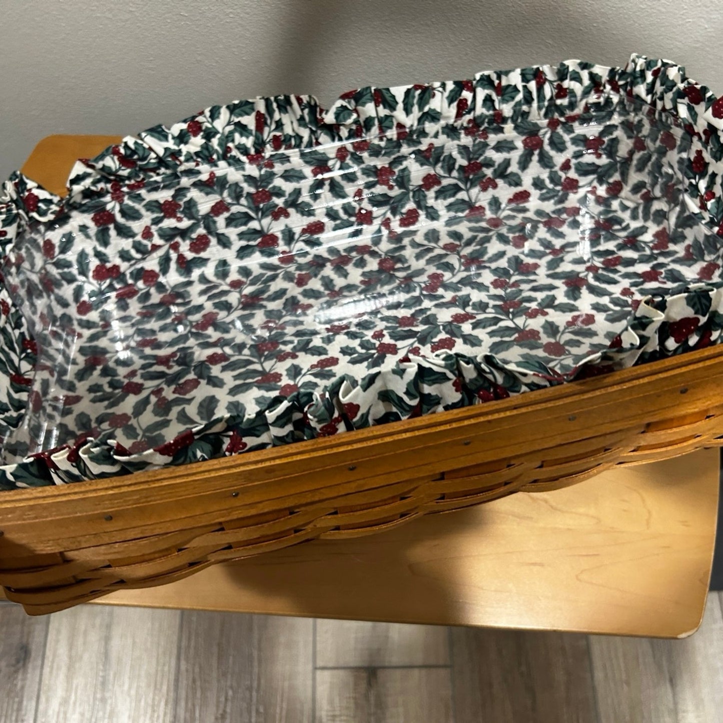 Longaberger Hostess Serving Tray Basket holly liner & protector Christmas
